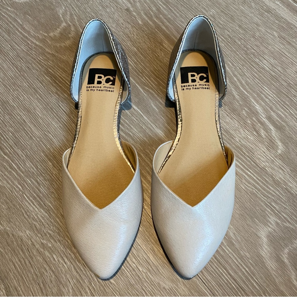 BC Footwear Flats, Size 7.5, Nude/Cream and Metallic